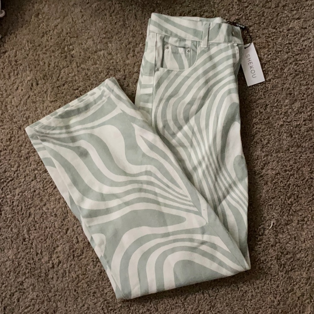 Swirl pattern wide leg jean nwt shekou